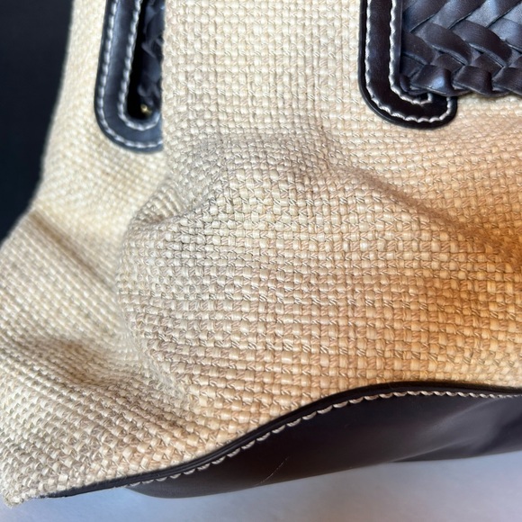 Stylish Tan and Black Women's Handbag - Picture 5 of 12